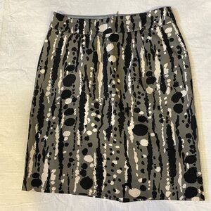Trina Turks Los Angeles Pencil straight Skirt . Gray splatter print size Small